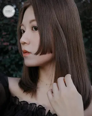 oswald.hair ##Matte ##Straight ##Bleached 髮型美甲作品