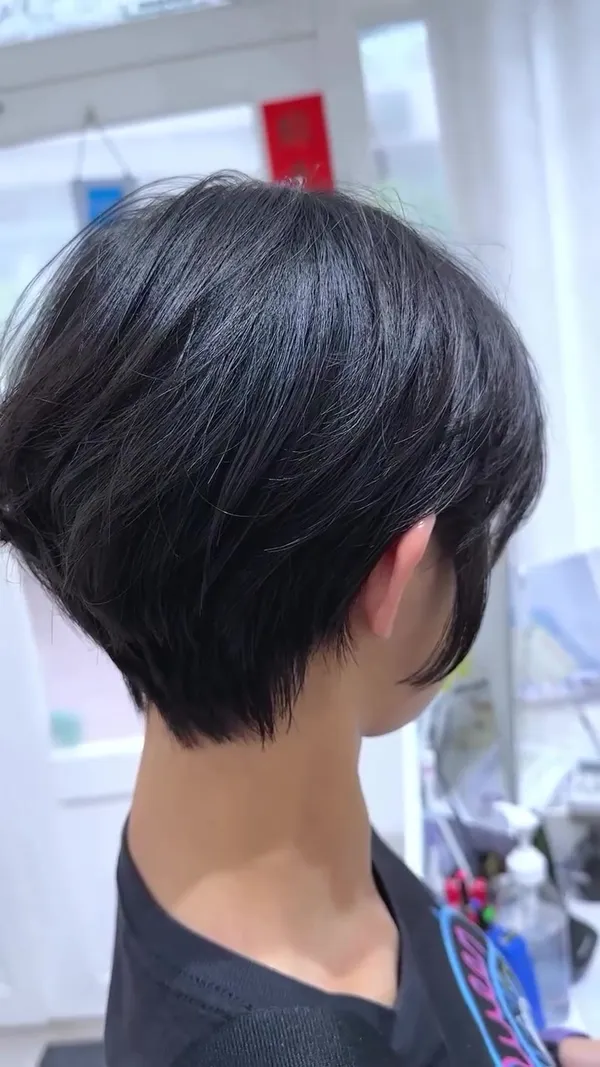 ##hair ##haircut ##hksalon 髮型美甲作品
