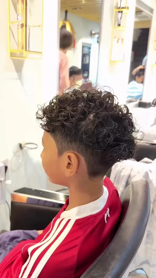 ##ingensalon ##menperm ##hairstyle 髮型美甲作品