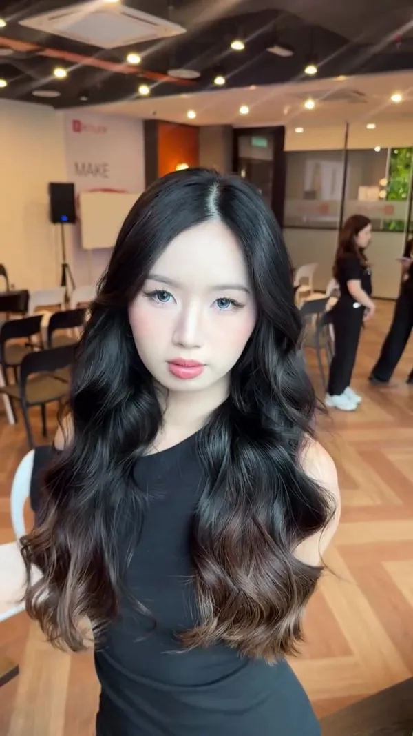 ##longhairstyle ##haircurl ##wavyhairstyle 髮型美甲作品