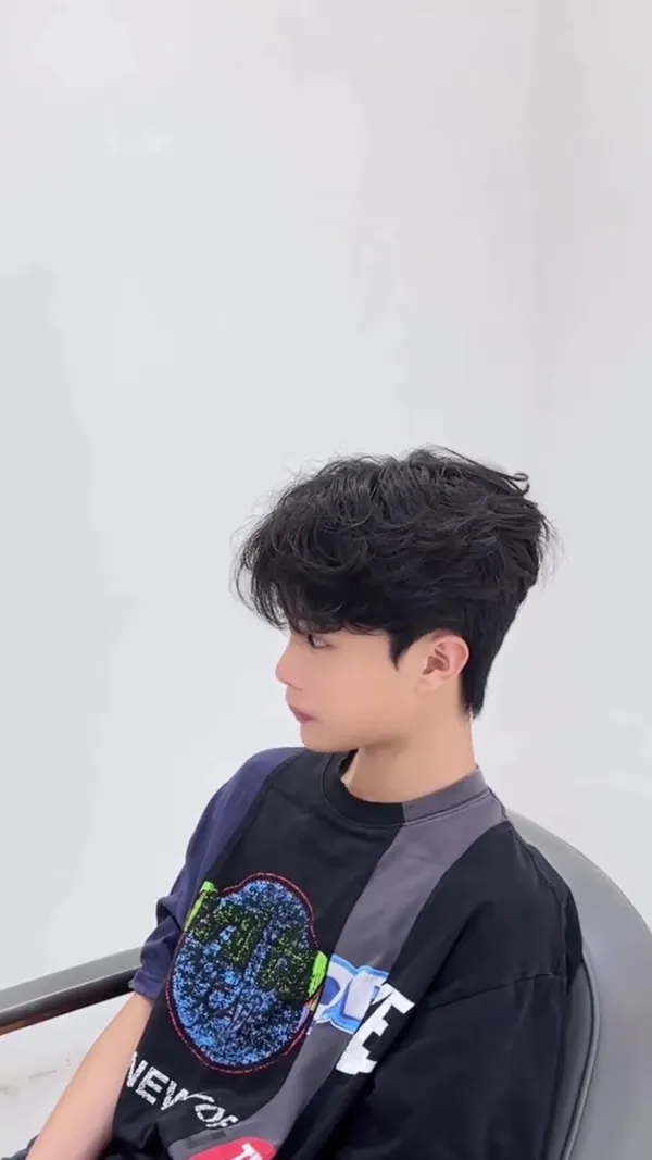 ##香港男士hairstyle ##凌乱纹理 ##香港perming推薦 髮型美甲作品