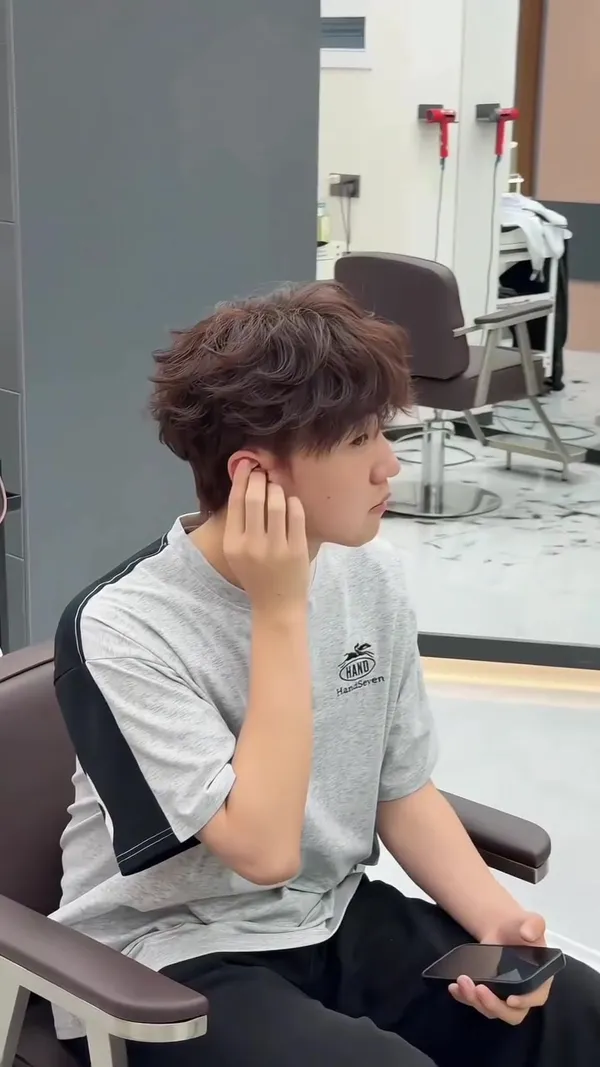 ##香港男士hairstyle ##香港男士发型设计 ##香港 髮型美甲作品