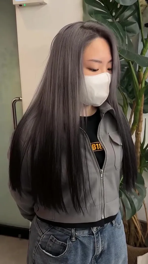 灰色