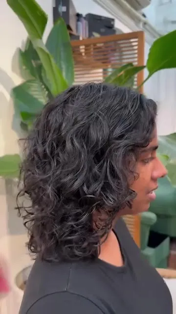 ##curlyhair ##hairtexture ##haircut 髮型美甲作品