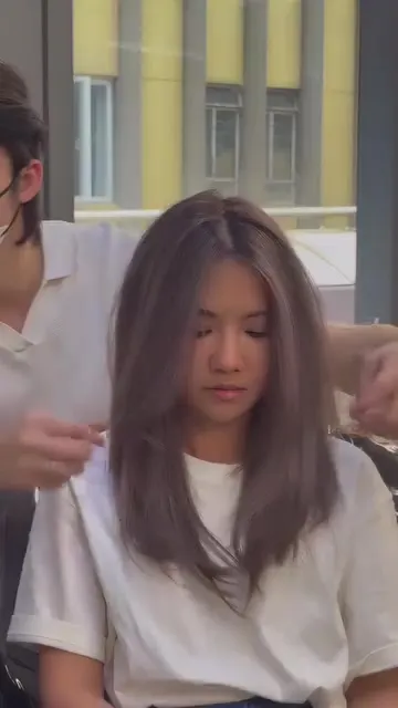 ##暖灰色 ##日本漸層染髮 ##中環髮型屋 髮型美甲作品