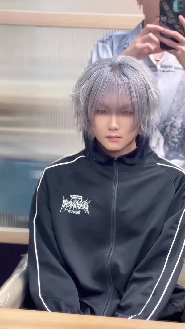 ##dyehair ##haircolor ##highlight 髮型美甲作品