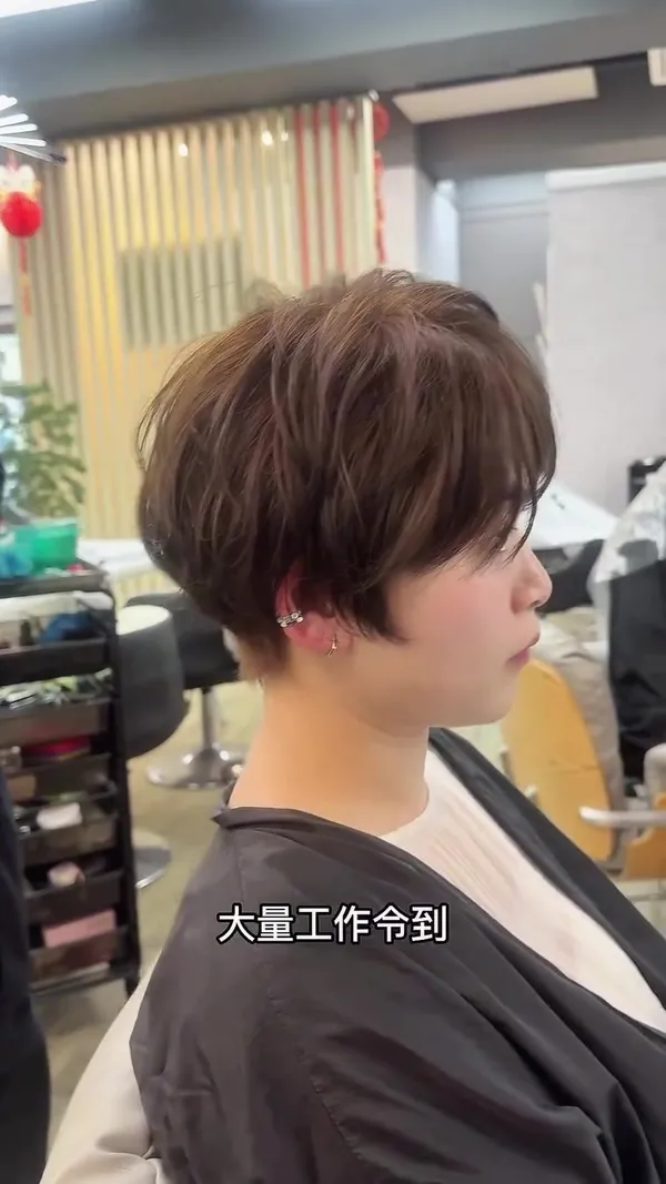 ##hairtheorem ##shorthair ##curl 髮型美甲作品