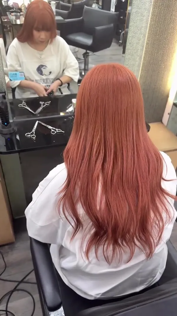 ##UniqueHairColor ##GuaranteedToTurnHeads ##DareToBeDifferent 髮型美甲作品