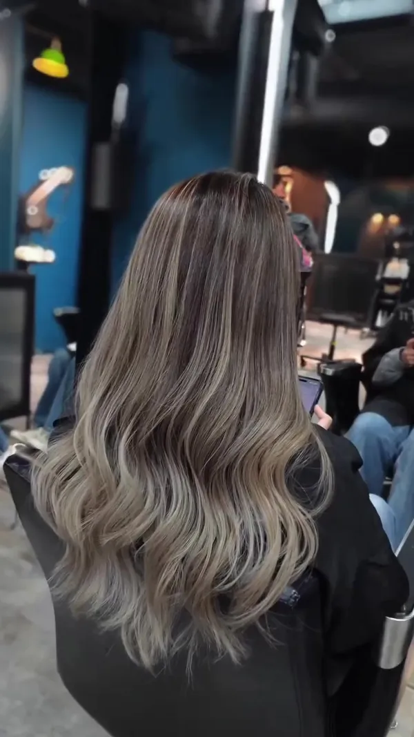 ##HairColorRecommendation ##GrayHairCoexistence ##HongKongHairstylist 髮型美甲作品
