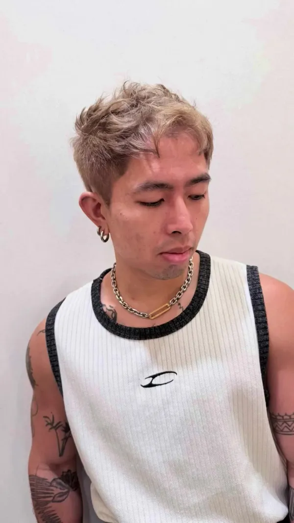 ##MilkTeaColor ##BleachDye ##Men 髮型美甲作品