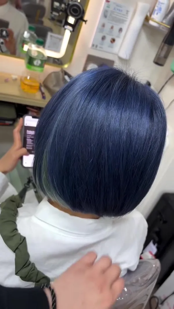 ##漂染系列 ##耳圈染 ##白髮共存 髮型美甲作品