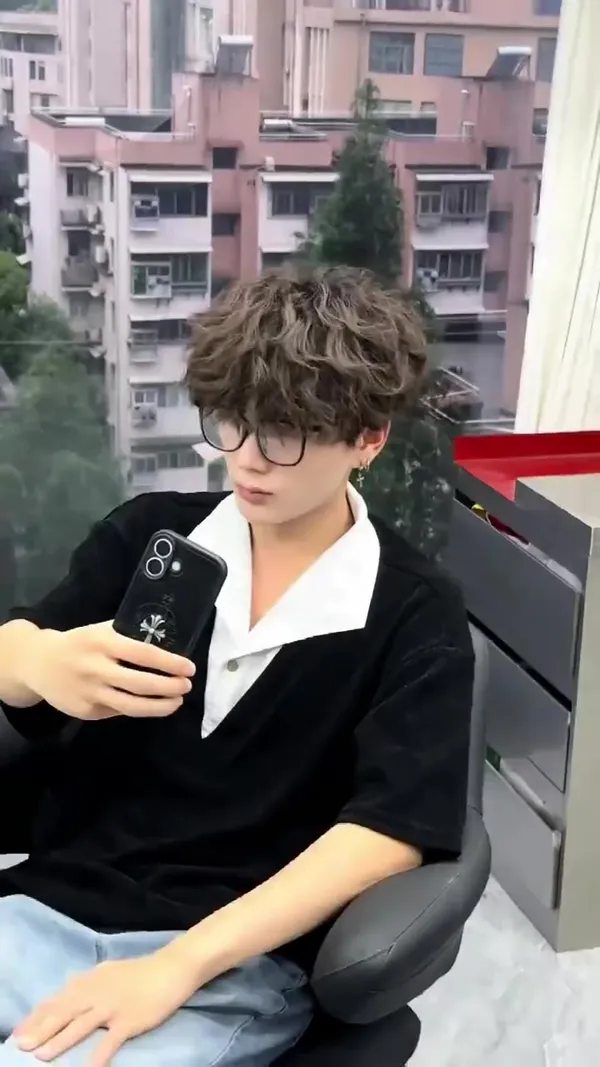 ##香港男士hairstyle ##香港男士发型设计 ##香港 髮型美甲作品
