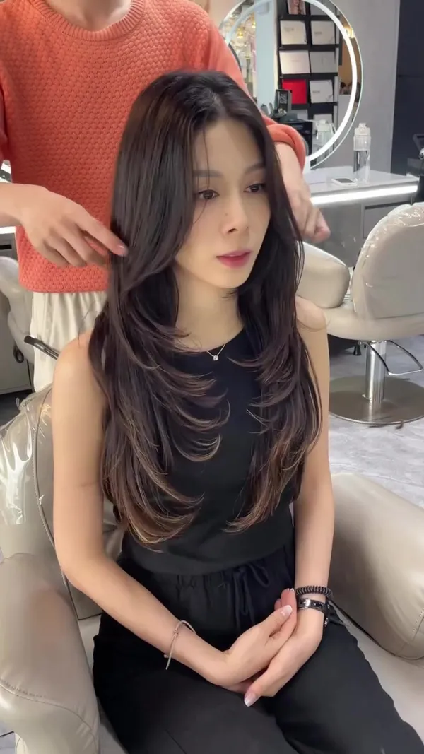 ##香港髮型師 ##灣仔髮型師 ##免漂髮色 髮型美甲作品