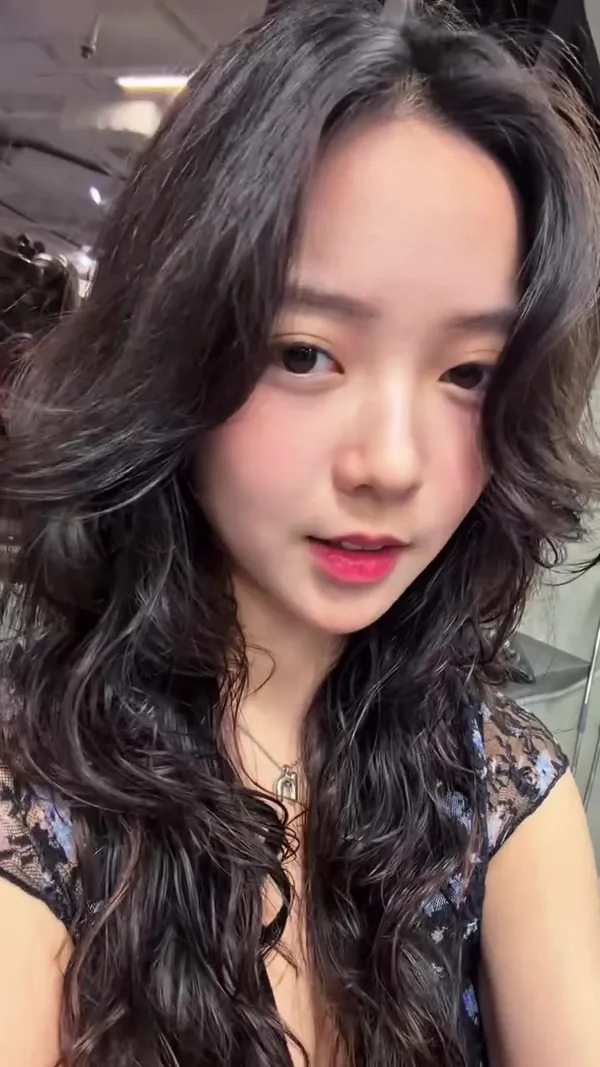 ##y2k ##perming ##Korean 髮型美甲作品
