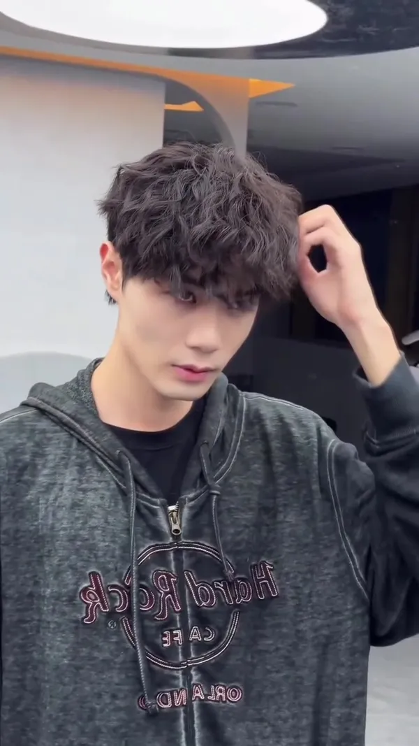 ##香港男士hairstyle ##香港男士发型设计 ##香港 髮型美甲作品