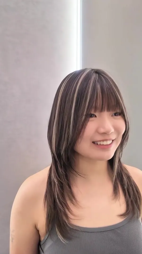 my.ude_mad ##LayeredCut ##Highlights ##CausewayBayHairstylist 髮型美甲作品
