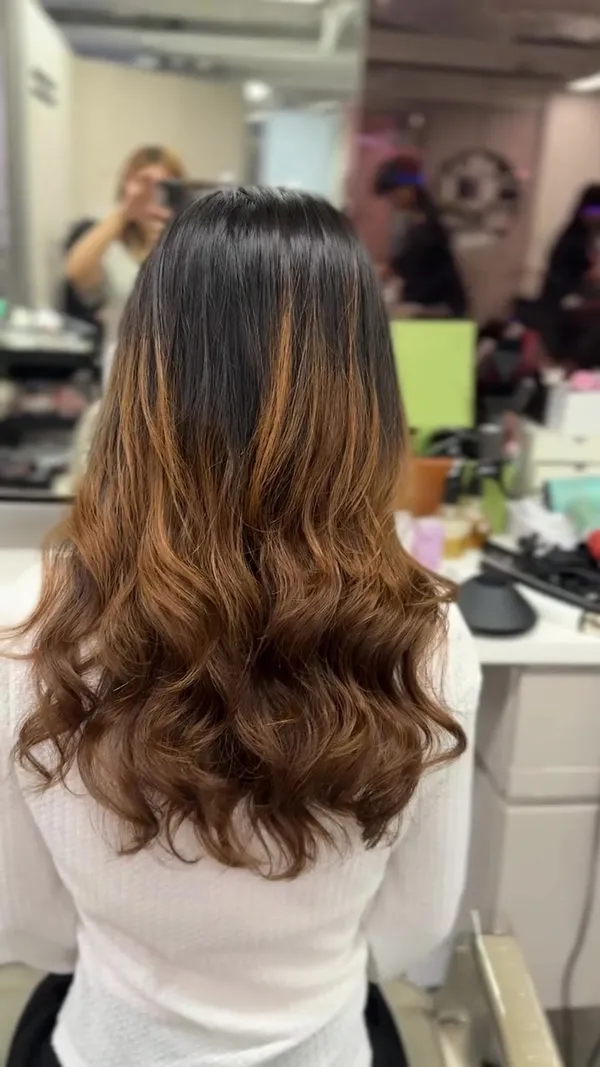##TsimShaTsuiHairSalon ##FemaleHairstylist ##goldilocks 髮型美甲作品