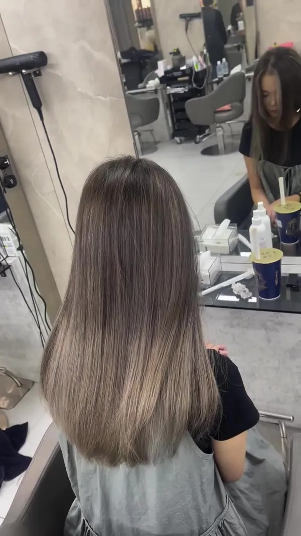 skyhair_stylist.hk ##京喚羽修護 ##黑曜光感護髪 ##hkhair 髮型美甲作品