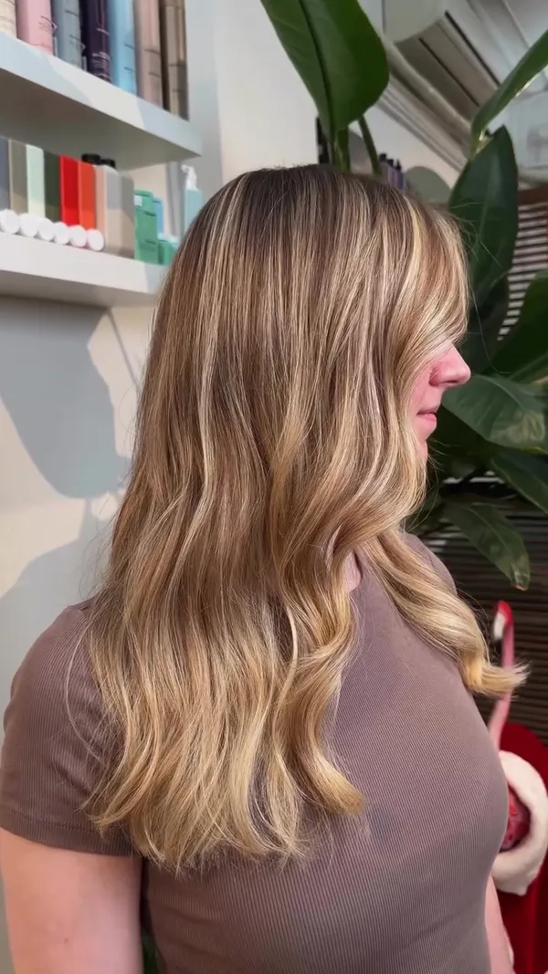 ##balayagelove ##naturalblonde ##hairsoftness 髮型美甲作品