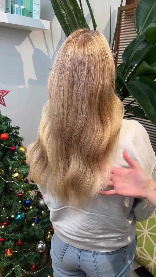 ##HighlightsAndLowlights ##HairDimension ##RichColour 髮型美甲作品