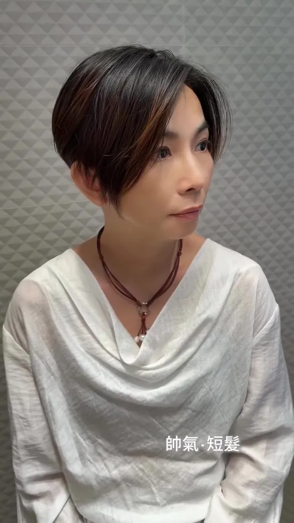 ##Tuen ##型格短髮 ##女生短髮 髮型美甲作品