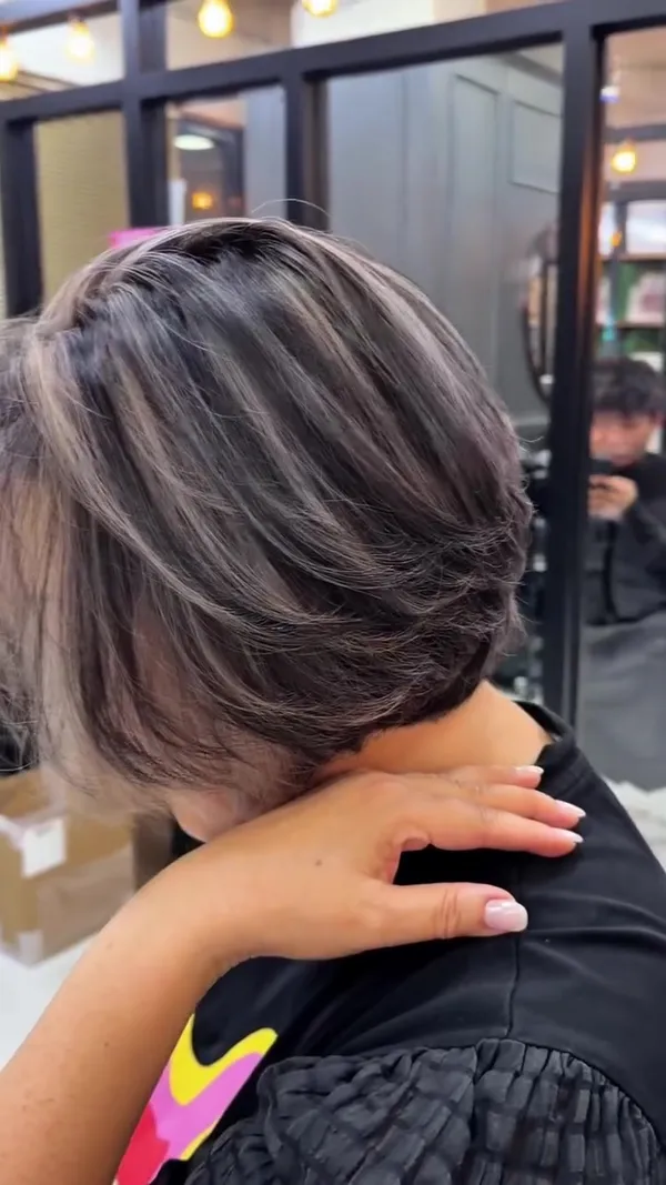 ##女hairstyle師 ##peggy特調染 ##白髮共存 髮型美甲作品