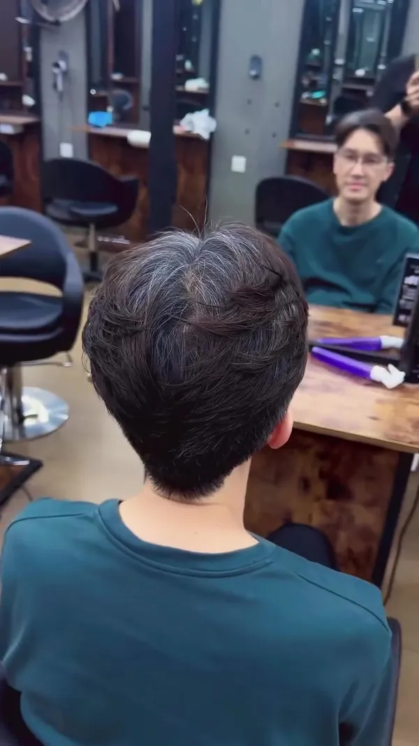 ##TsimShaTsuiHairstylistRecommendation ##PaulCutAndPermHair ##HairSalonRecommendation 髮型美甲作品