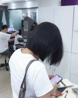 ##小顏瀏海 ##短髮 ##顯白髮色 髮型美甲作品