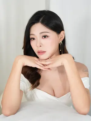 ##帶有情緒妝感 ##WITHHANIMAKEUP ##香港新娘化妝 髮型美甲作品