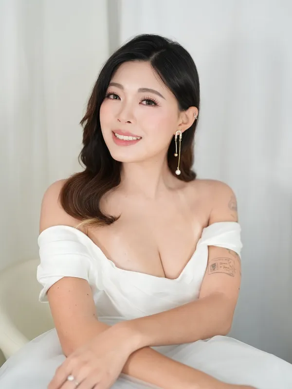 with.hani_makeup ##帶有情緒妝感 ##WITHHANIMAKEUP ##香港新娘化妝 髮型美甲作品 (2)