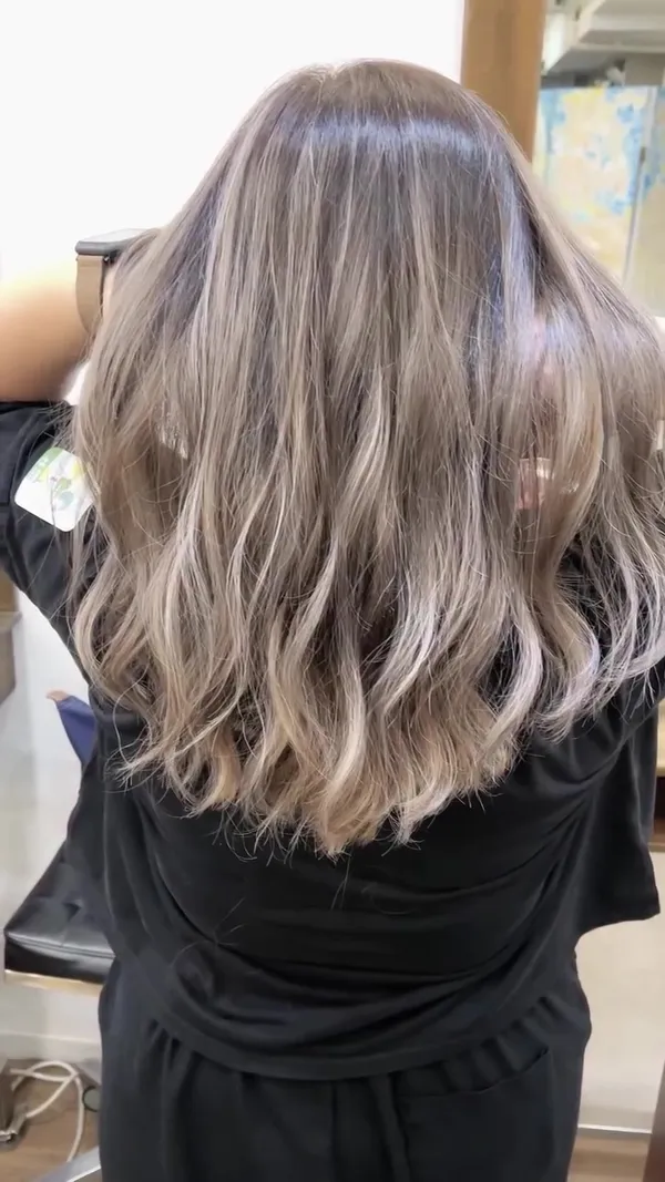 titi_hair ##HairSaviour ##TransitionPeriodSaviour ##WesternBalayage 髮型美甲作品