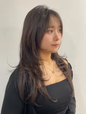 ##FeatheredLayers ##HongKongHairstylist ##WanChaiHairstylist 髮型美甲作品