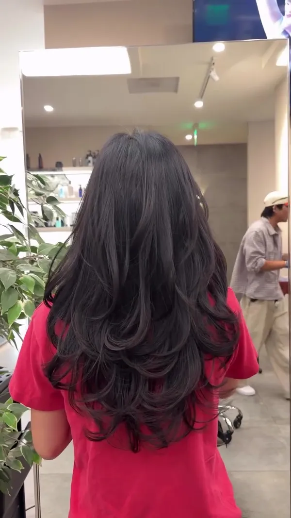 ##zoesperm ##layershaircut ##bayareasalon 髮型美甲作品