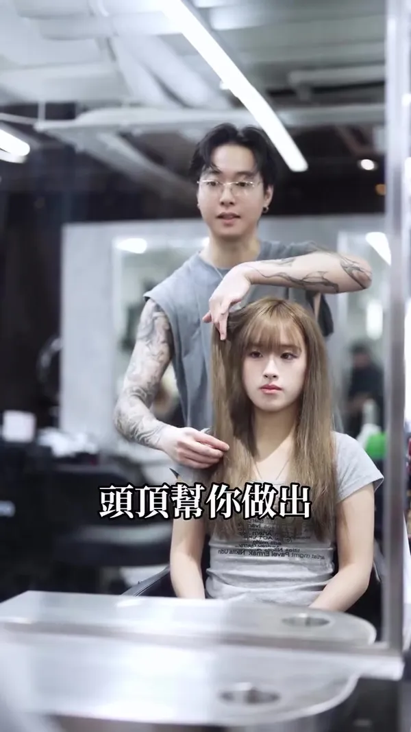 ##LayeredLongHair ##FaceSlimmingHairstyle ##VoluminousHairstyle 髮型美甲作品