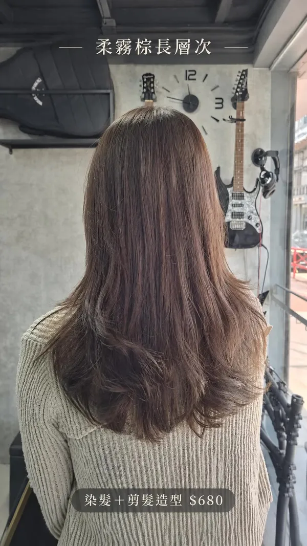 ##SoftMistBrown ##BrownHairColour ##LongLayers 髮型美甲作品