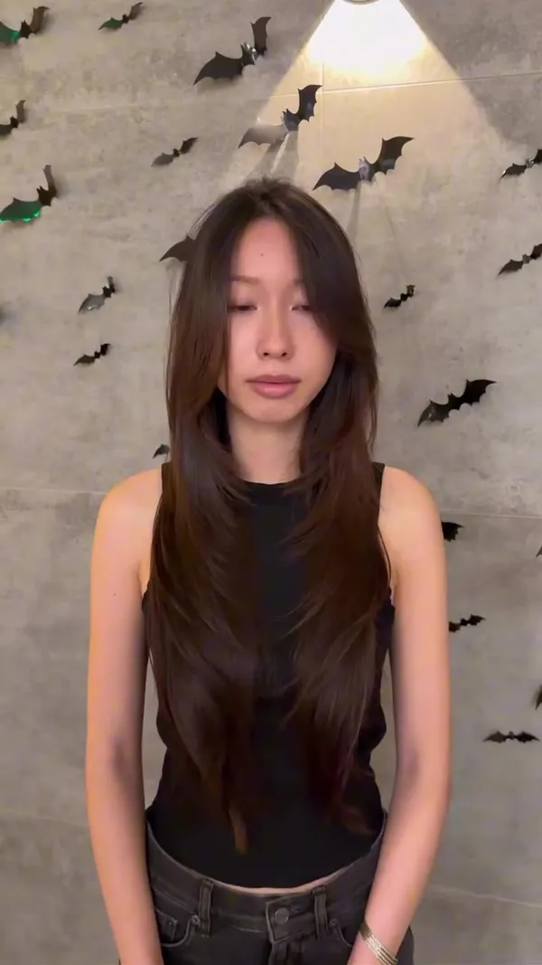 ##LongLayers ##FaceFraming ##HairTransformation 髮型美甲作品