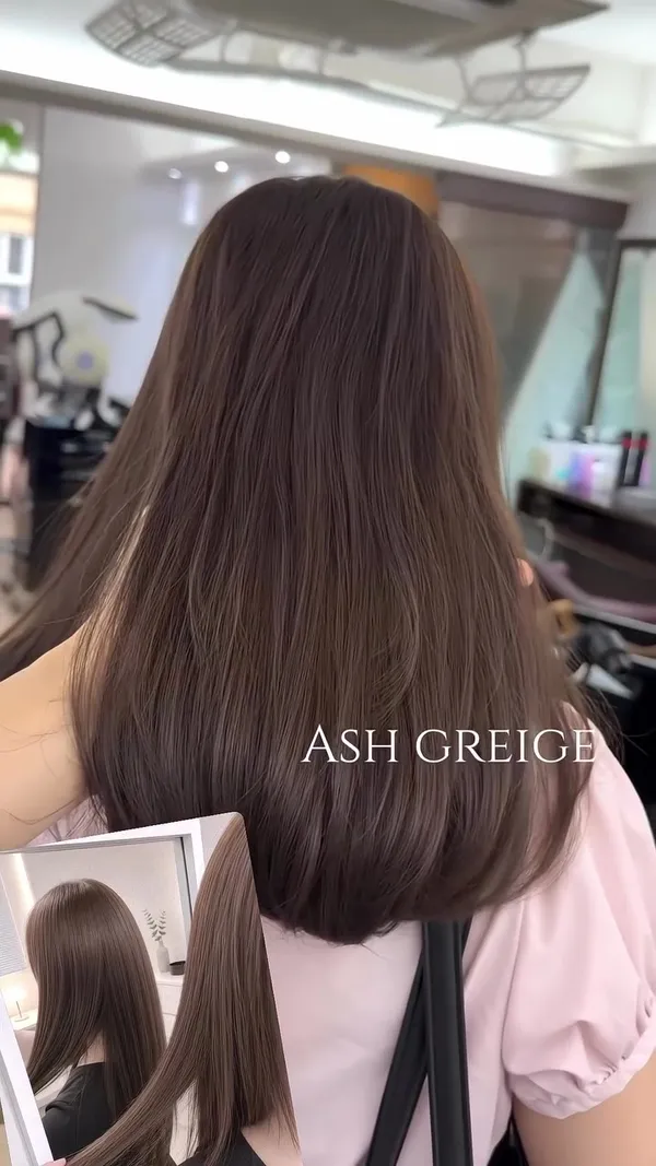 ##FaceSlimmingFringe ##LayeredCut ##SkinBrighteningHairColour 髮型美甲作品
