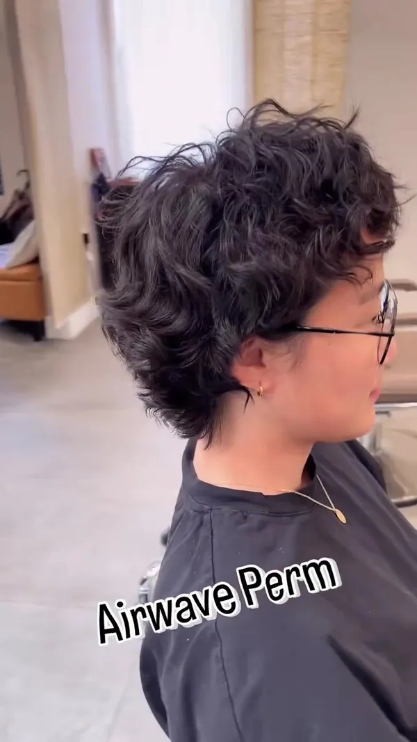 ##WomensHaircut ##WomenShortHairstyle ##AirwarePerm 髮型美甲作品