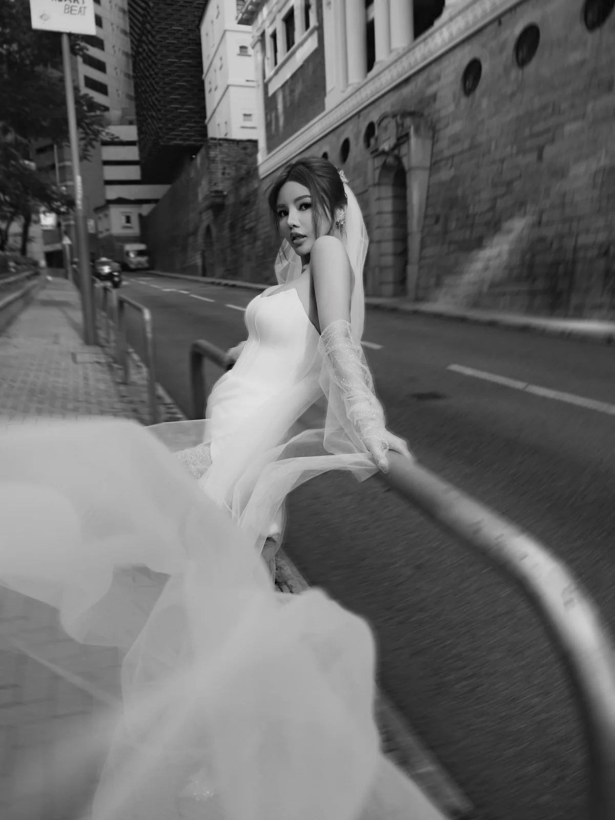 k.w.m__official ##foiweddingdress ##租婚紗 ##中環婚紗店 髮型美甲作品 (4)
